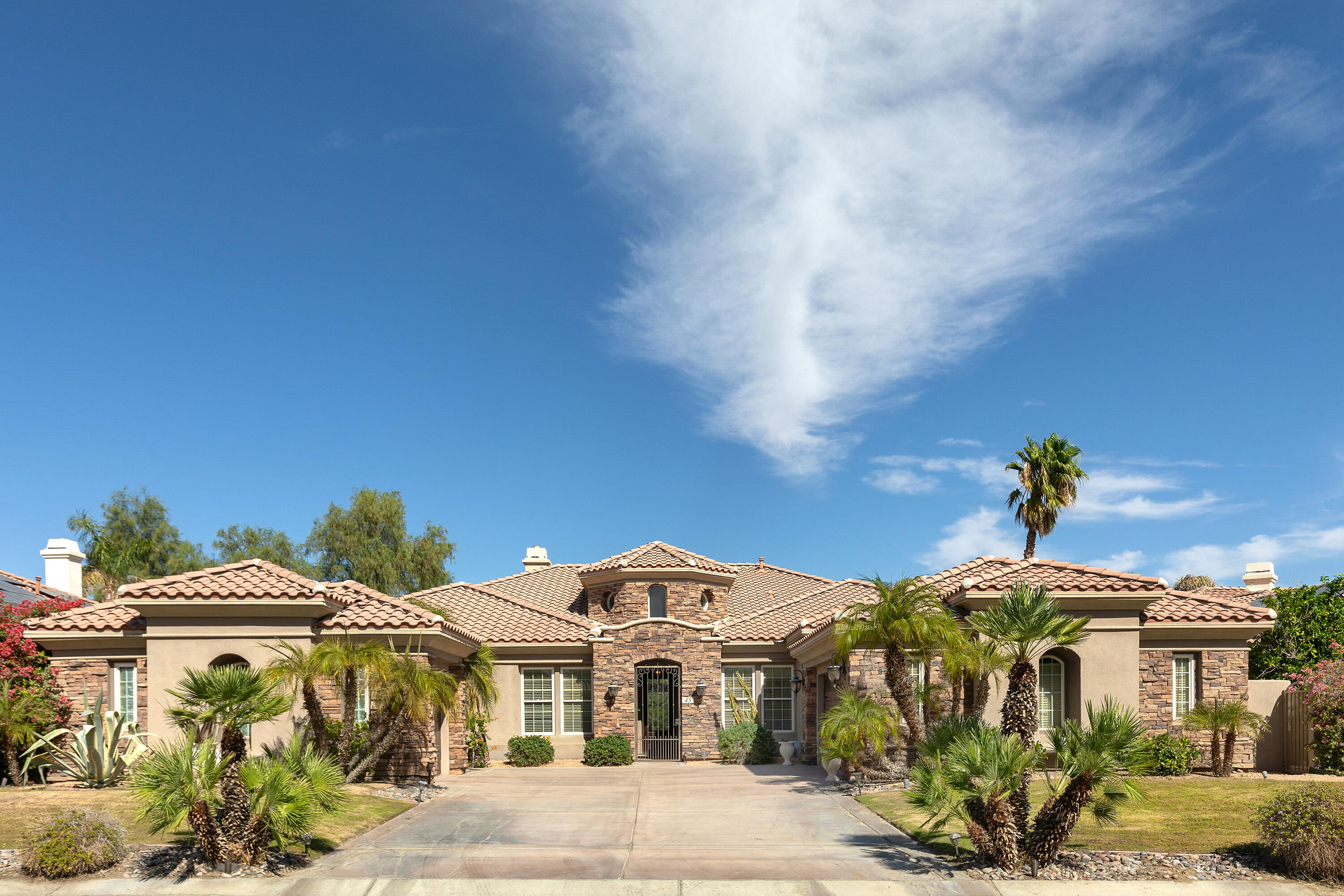 45 Vista Encantada Rancho Mirage, CA 92270 - Photo 1 of 1 a front view of a multi story building