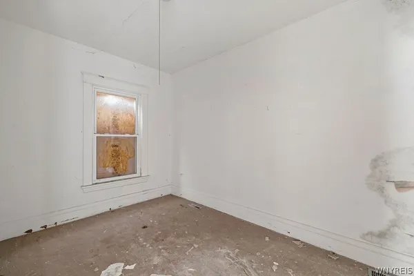 $119,900 | 352 9th Street, Niagara Falls, NY 14303