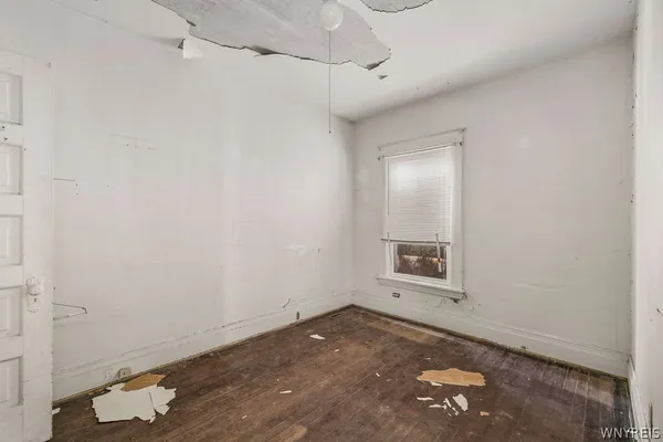 $119,900 | 352 9th Street, Niagara Falls, NY 14303
