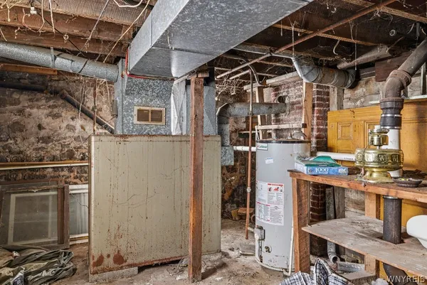 $119,900 | 352 9th Street, Niagara Falls, NY 14303