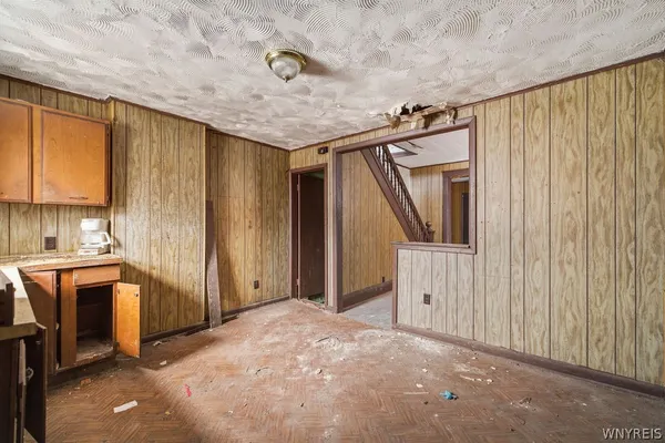 $119,900 | 352 9th Street, Niagara Falls, NY 14303