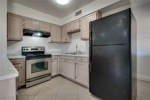 $1,930 | 800 Slayton Drive, Las Vegas, NV 89107