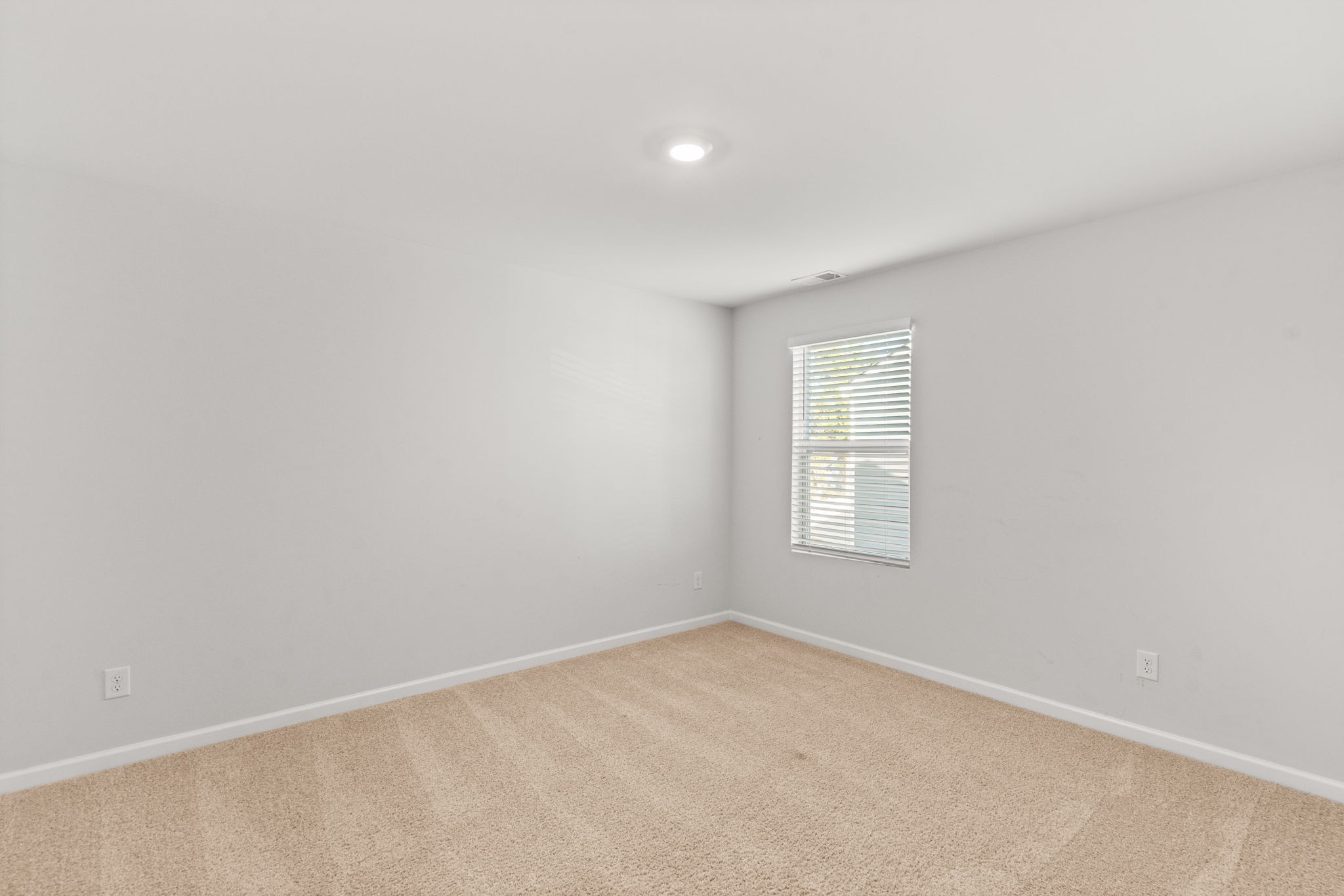 230 Willy Mae Road Murfreesboro, TN 37129 - Photo 17 of 23 an empty room with a window