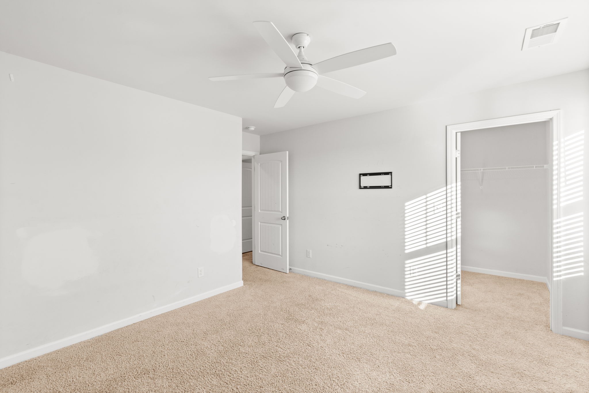 230 Willy Mae Road Murfreesboro, TN 37129 - Photo 19 of 23 an empty room with windows and closet