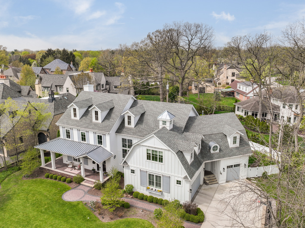 a view of a big yard in front of the house