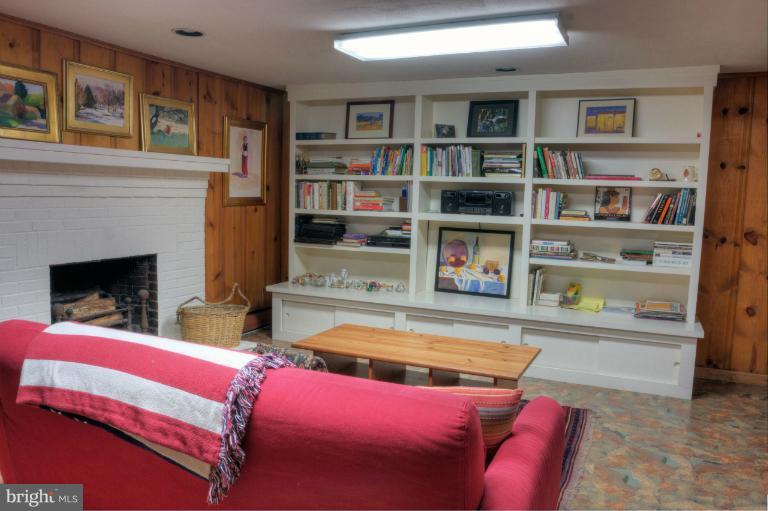17 Brice Road Annapolis, MD 21409 - Photo 12 of 30 Family Room