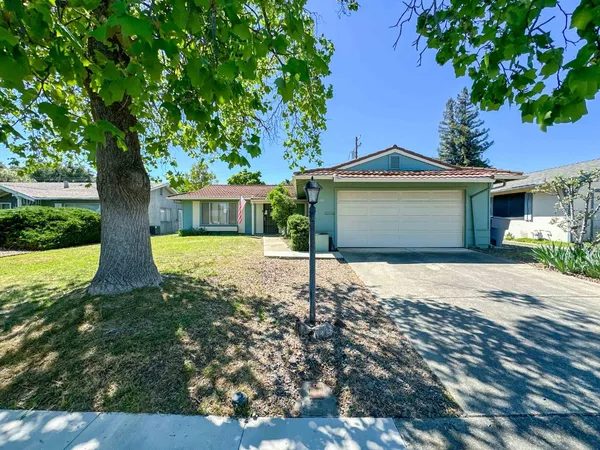 $330,000 | 169 Rainier Circle, Vacaville, CA 95687