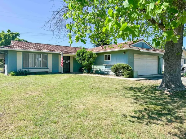 $330,000 | 169 Rainier Circle, Vacaville, CA 95687