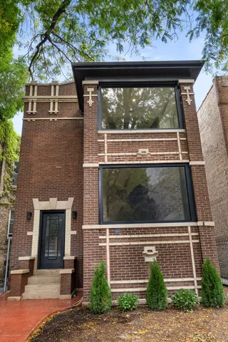 $1,350,000 | 4437 North Whipple Street, Chicago, IL 60625