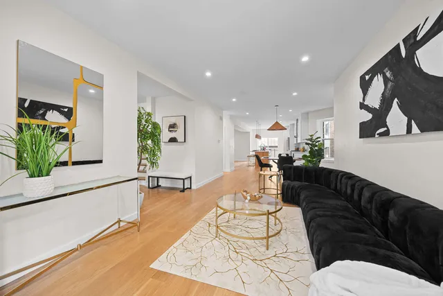 $1,350,000 | 4437 North Whipple Street, Chicago, IL 60625