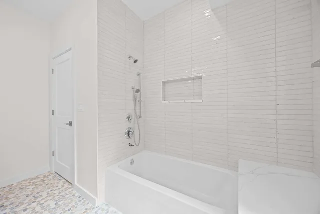 $1,350,000 | 4437 North Whipple Street, Chicago, IL 60625