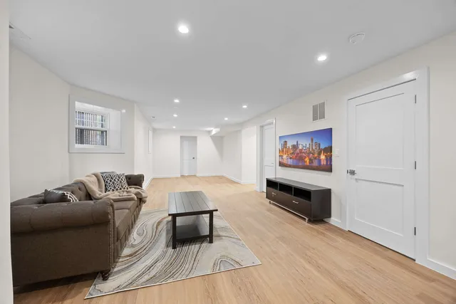 $1,350,000 | 4437 North Whipple Street, Chicago, IL 60625