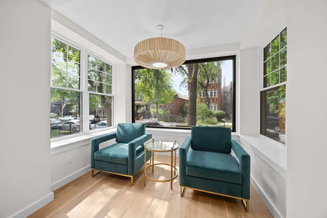 $1,350,000 | 4437 North Whipple Street, Chicago, IL 60625