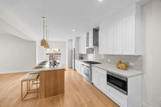 $1,350,000 | 4437 North Whipple Street, Chicago, IL 60625