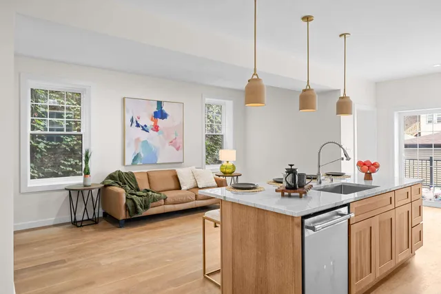 $1,350,000 | 4437 North Whipple Street, Chicago, IL 60625