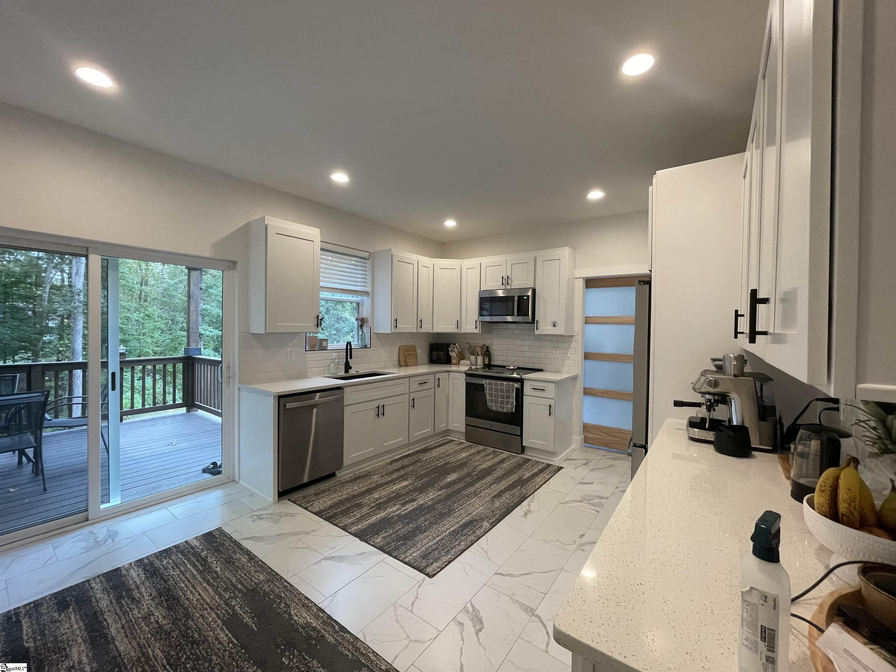 155 Cane Creek Way Campobello, SC 29322 - Photo 11 of 27