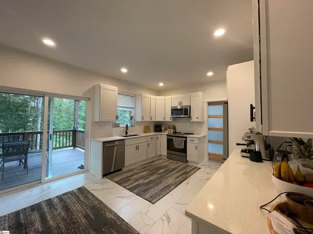 $519,000 | 155 Cane Creek Way, Campobello, SC 29322