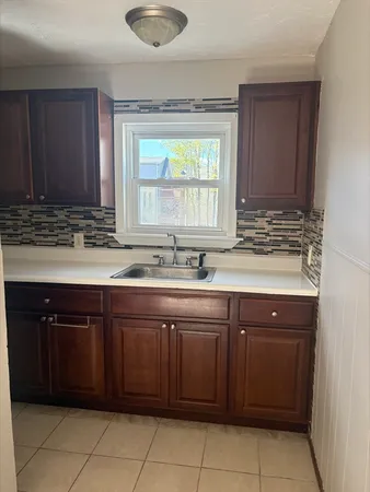 $3,000 | 41 Tremont Street, Unit 2, Brockton, MA 02301