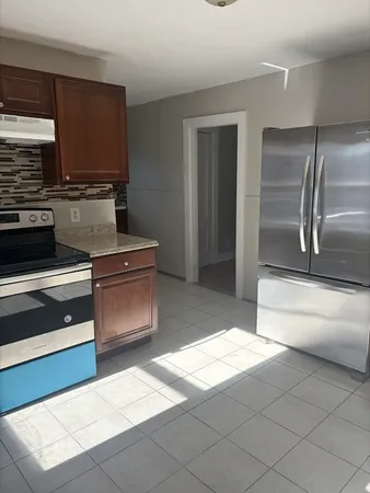 $3,000 | 41 Tremont Street, Unit 2, Brockton, MA 02301