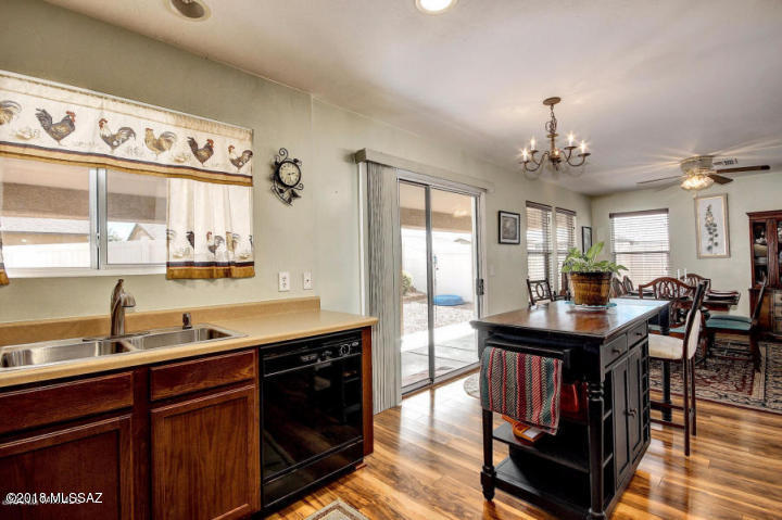 8371 West Razorbill Drive Tucson, AZ 85757 - Photo 4 of 14 Gallery Image 4