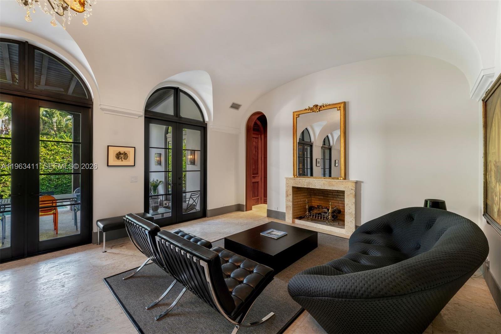 465 Hampton Lane Key Biscayne, FL 33149 - Photo 12 of 41 FIREPLACE