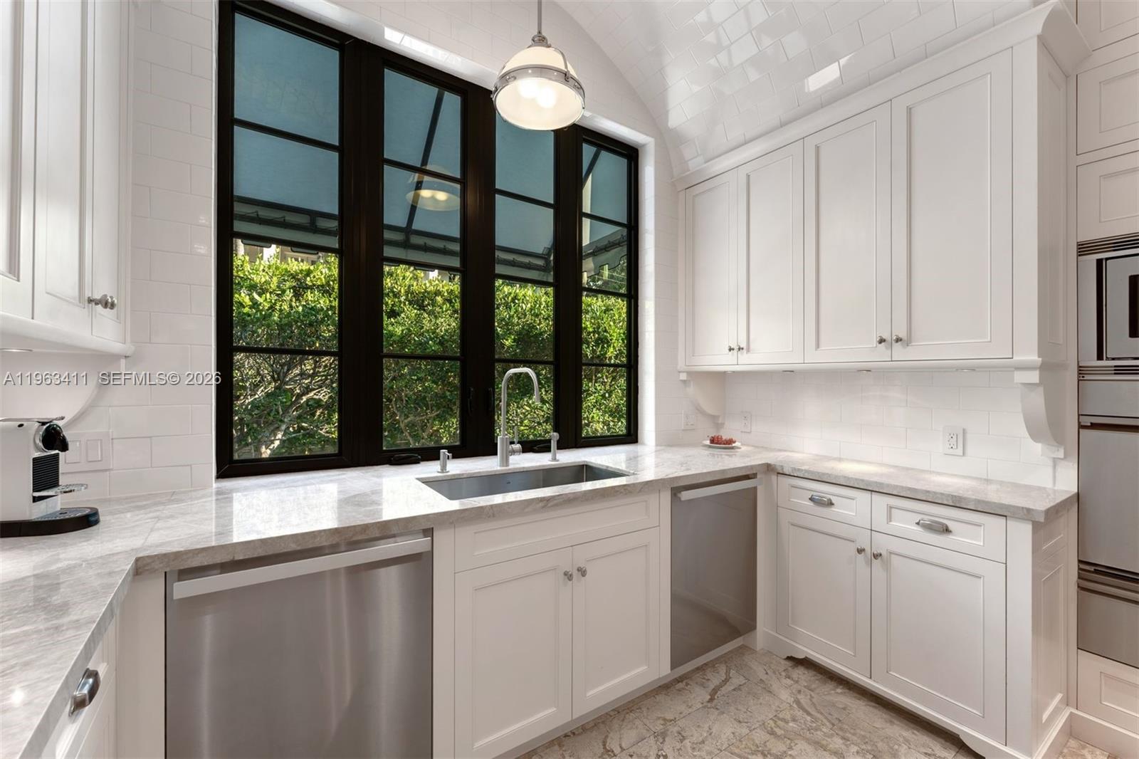 465 Hampton Lane Key Biscayne, FL 33149 - Photo 7 of 41