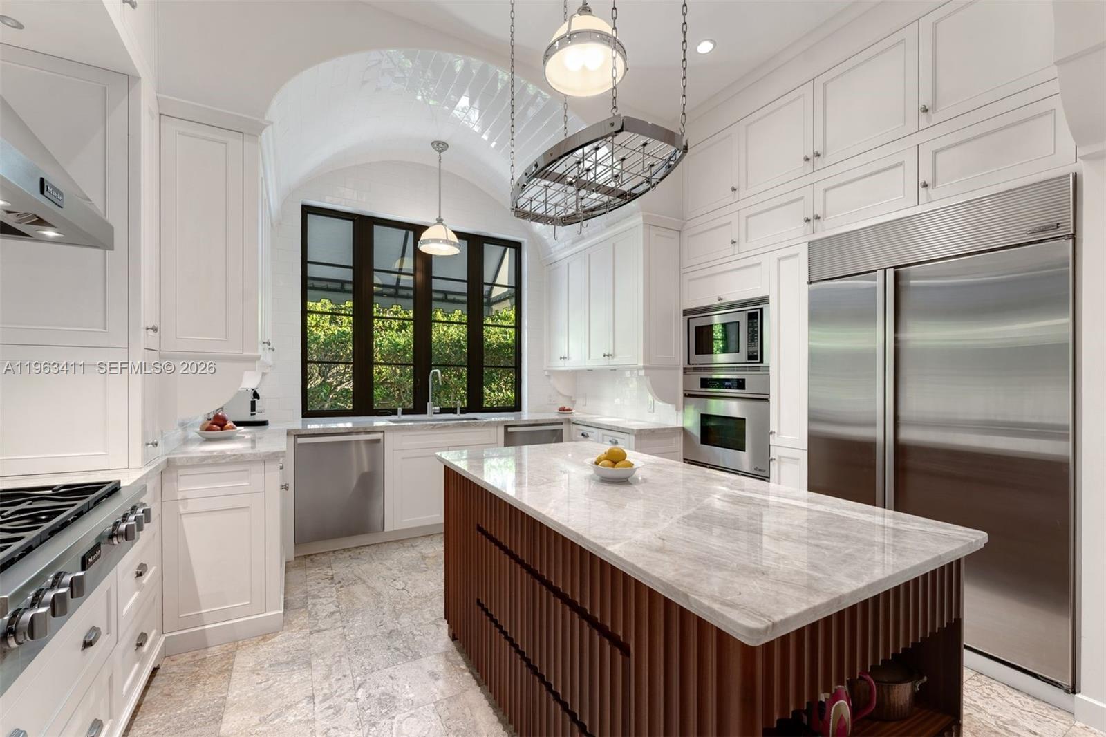 465 Hampton Lane Key Biscayne, FL 33149 - Photo 8 of 41