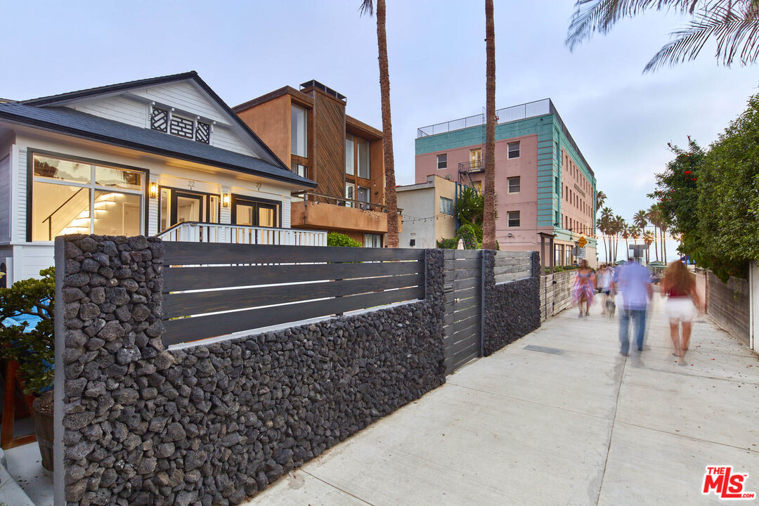 22 Dudley Avenue Venice, CA 90291 - Photo 1 of 1 a front view of a house with a garage