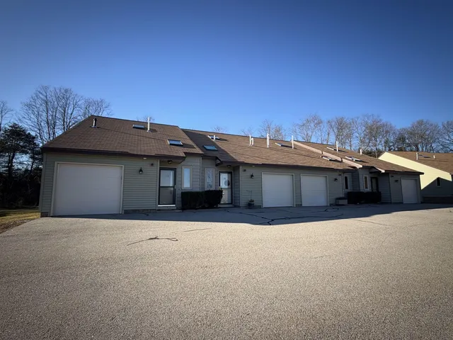 $379,000 | 38 Tideview Drive, Dover, NH 03820