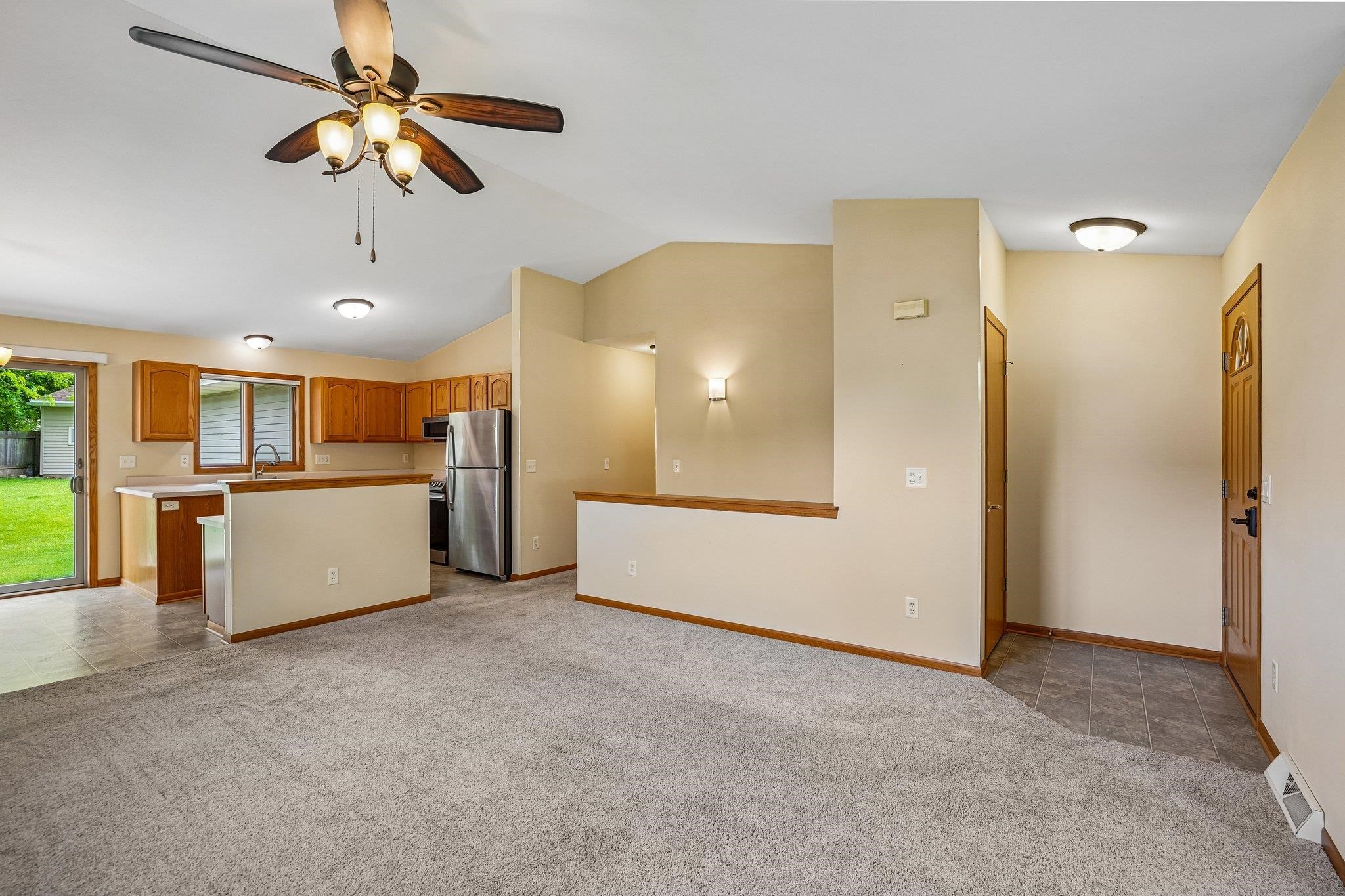 7526 Crawling Stone Road Madison, WI 53719 - Photo 6 of 44