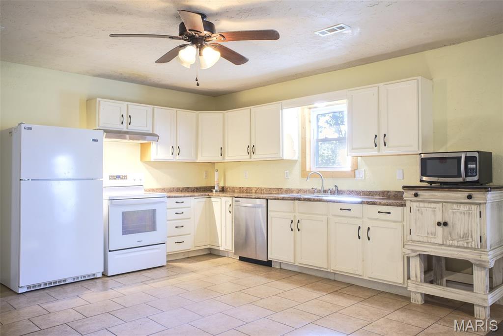 12224 Valleyview Road Cabool, MO 65689 - Photo 5 of 16