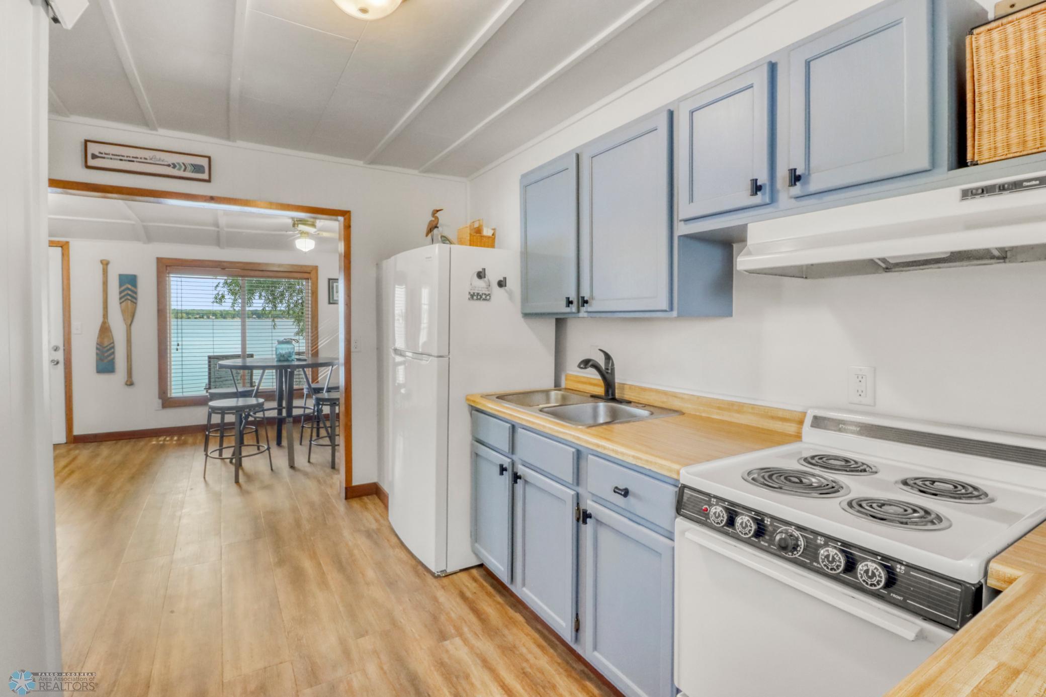 27096 Little Floyd Lake Road, Unit 8 Detroit Lakes, MN 56501 - Photo 7 of 34
