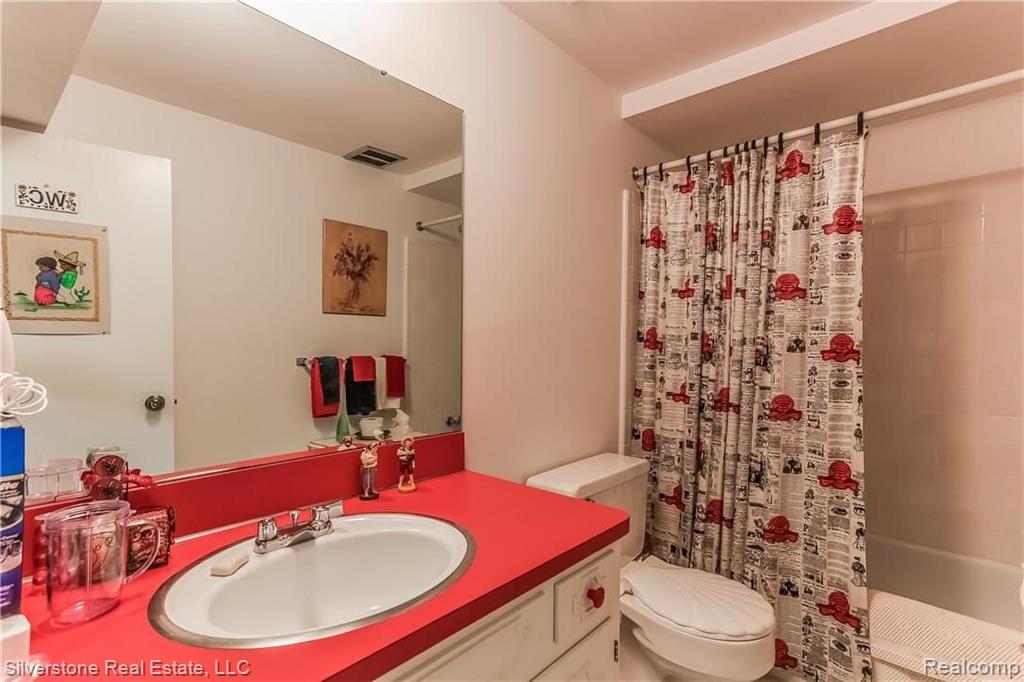 747 Rutgers Road Rochester Hills, MI 48309 - Photo 38 of 49