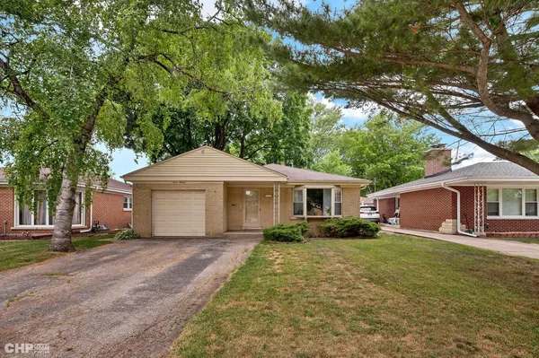 $375,000 | 316 South Mt Prospect Road, Mount Prospect, IL 60056