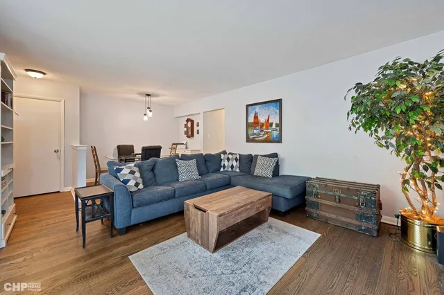 $399,000 | 316 South Mt Prospect Road, Mount Prospect, IL 60056