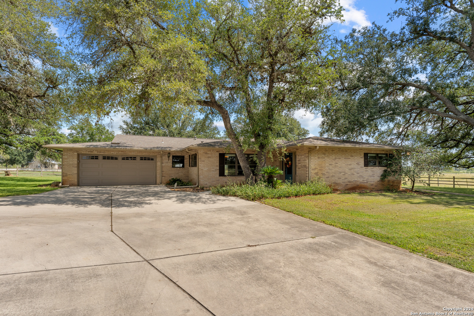 355 Pine Meadow Road Seguin, TX 78155 - Photo 4 of 51