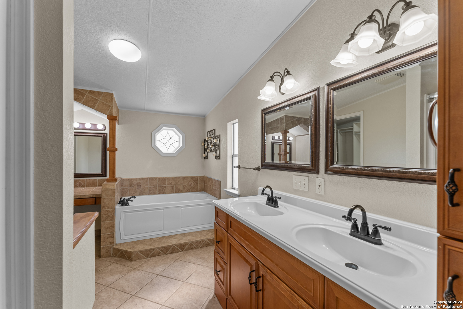 355 Pine Meadow Road Seguin, TX 78155 - Photo 8 of 51