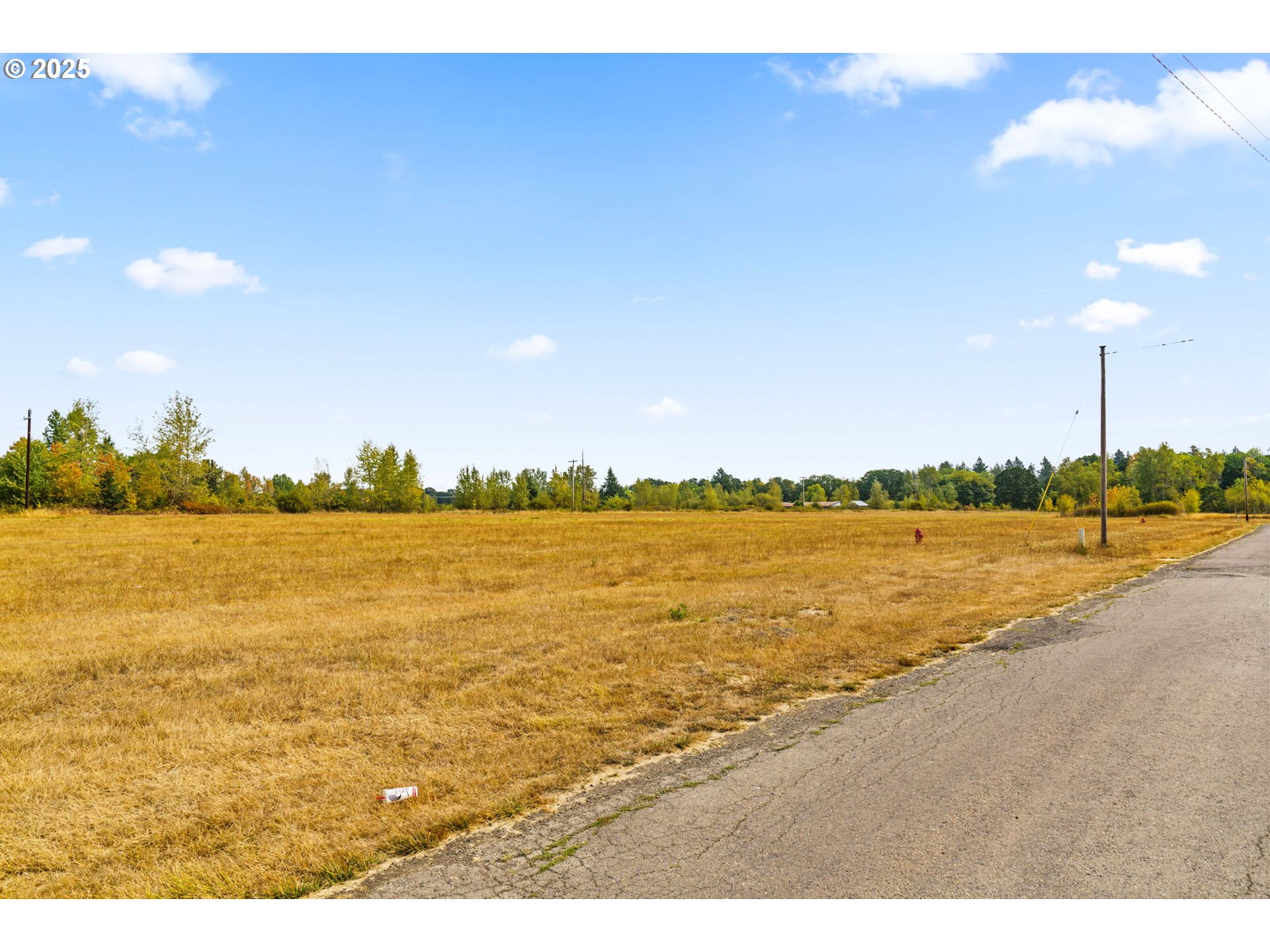 Oak Street Monroe, OR 97456 - Photo 11 of 12 a view of an ocean and beach
