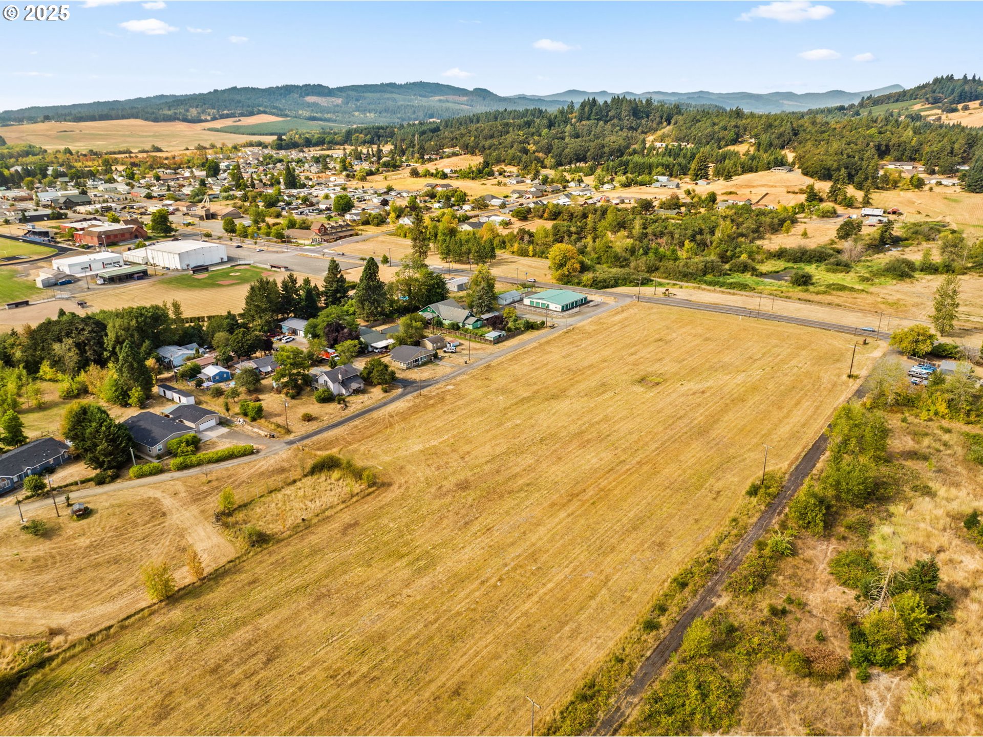Oak Street Monroe, OR 97456 - Photo 3 of 12 a view of lake view and mountain
