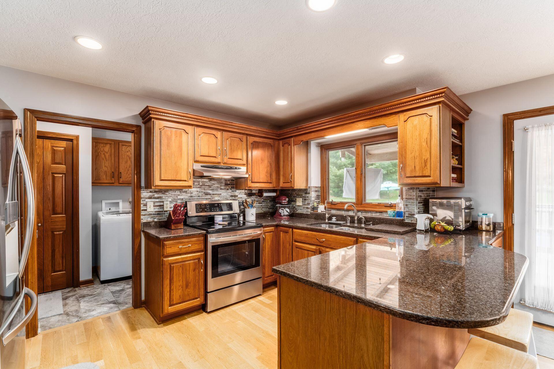 1861 Ginder Road Northwest Lancaster, OH 43130 - Photo 19 of 53 Kitchen