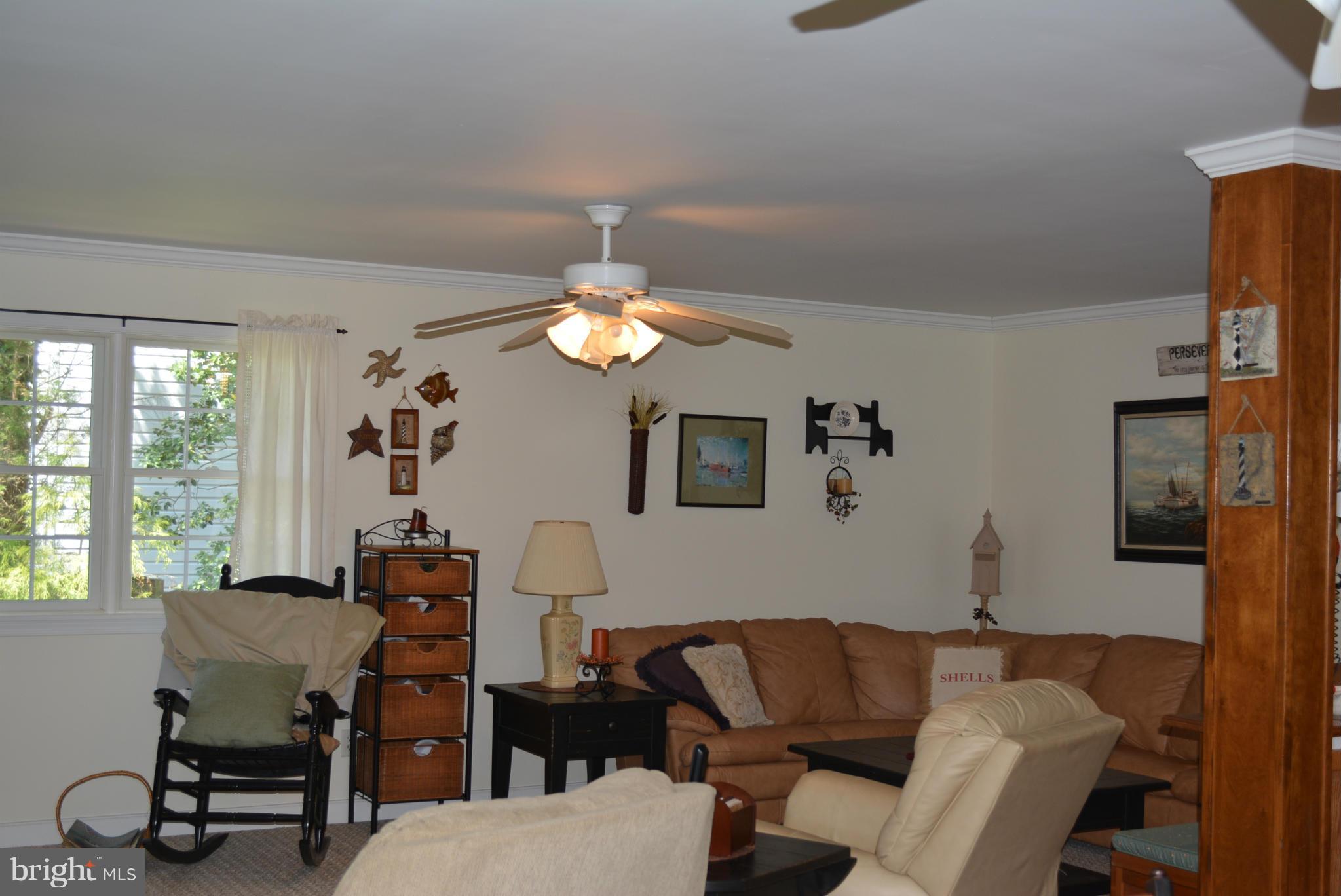 98 South Shore Road Elkton, MD 21921 - Photo 8 of 17 Living room