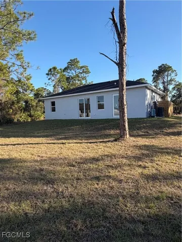 $1,750 | 1037 Macy Street East, Lehigh Acres, FL 33974