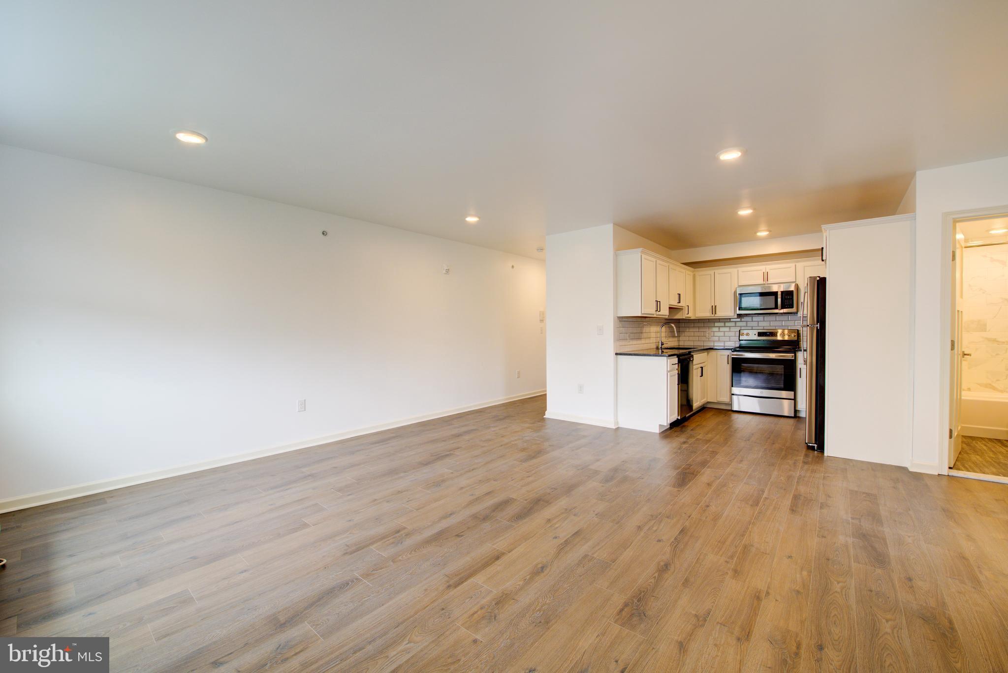 6649 Ridge Avenue, Unit B103 Philadelphia, PA 19128 - Photo 4 of 14