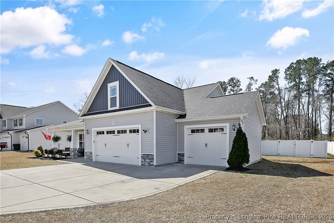 2628 Riddle Farm Road Hope Mills, NC 28348 - Photo 3 of 50 a view of a house with a street