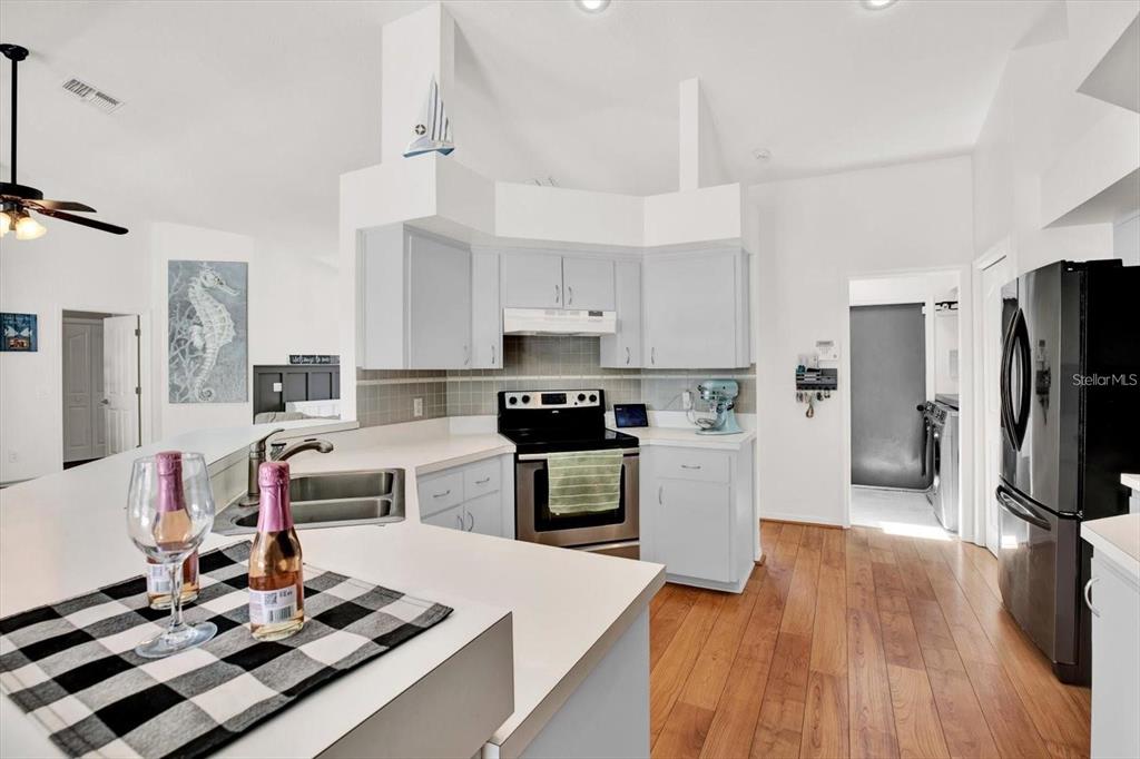 2454 Shadecrest Road Land O' Lakes, FL 34639 - Photo 7 of 30