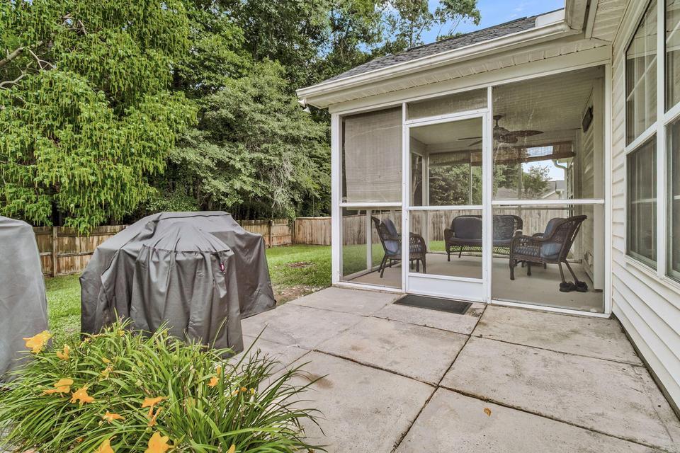322 Eagle Ridge Road Summerville, SC 29485 - Photo 15 of 22 322 Eagle ridge patio