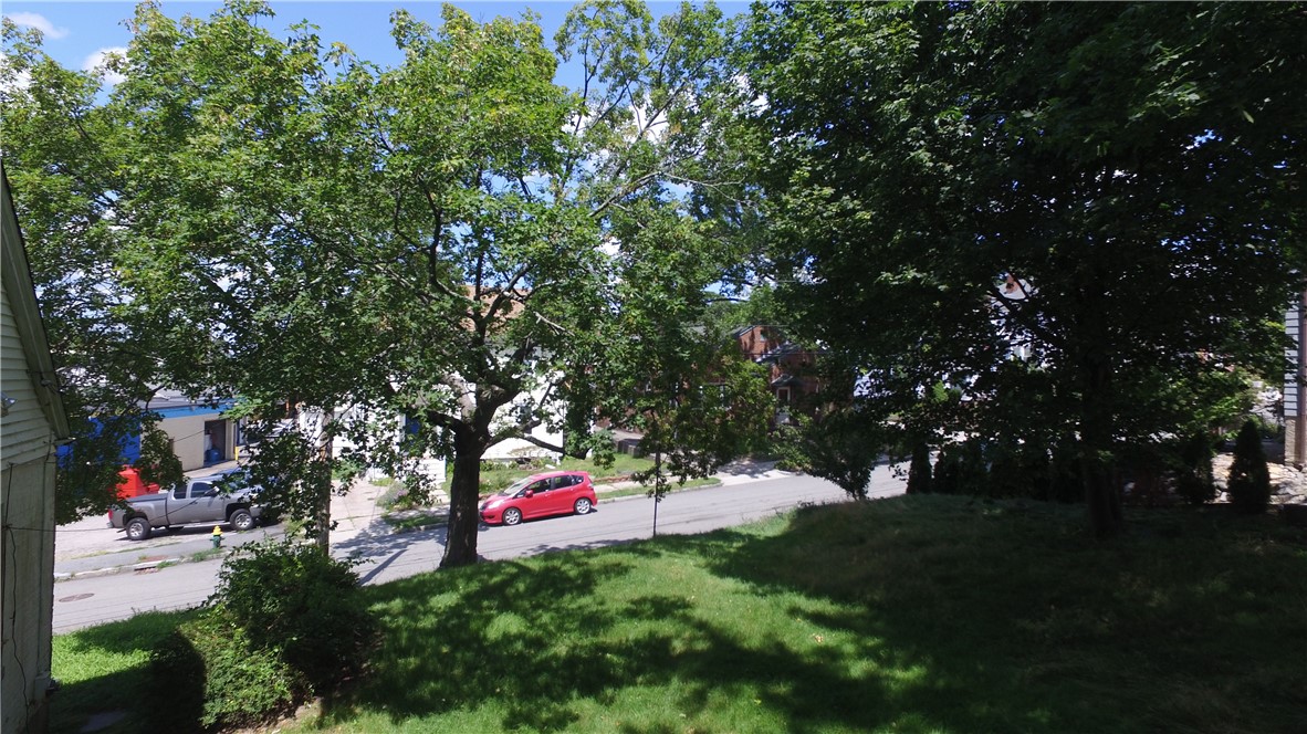 154 Colonial Road Providence, RI 02906 - Photo 4 of 7