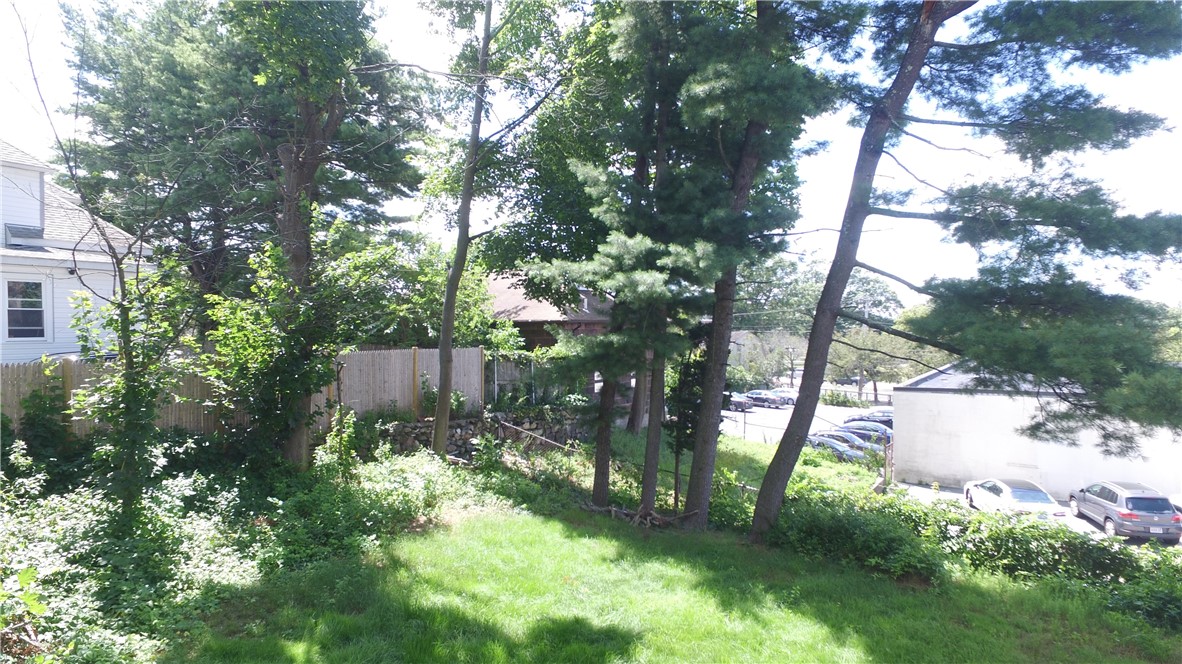 154 Colonial Road Providence, RI 02906 - Photo 5 of 7