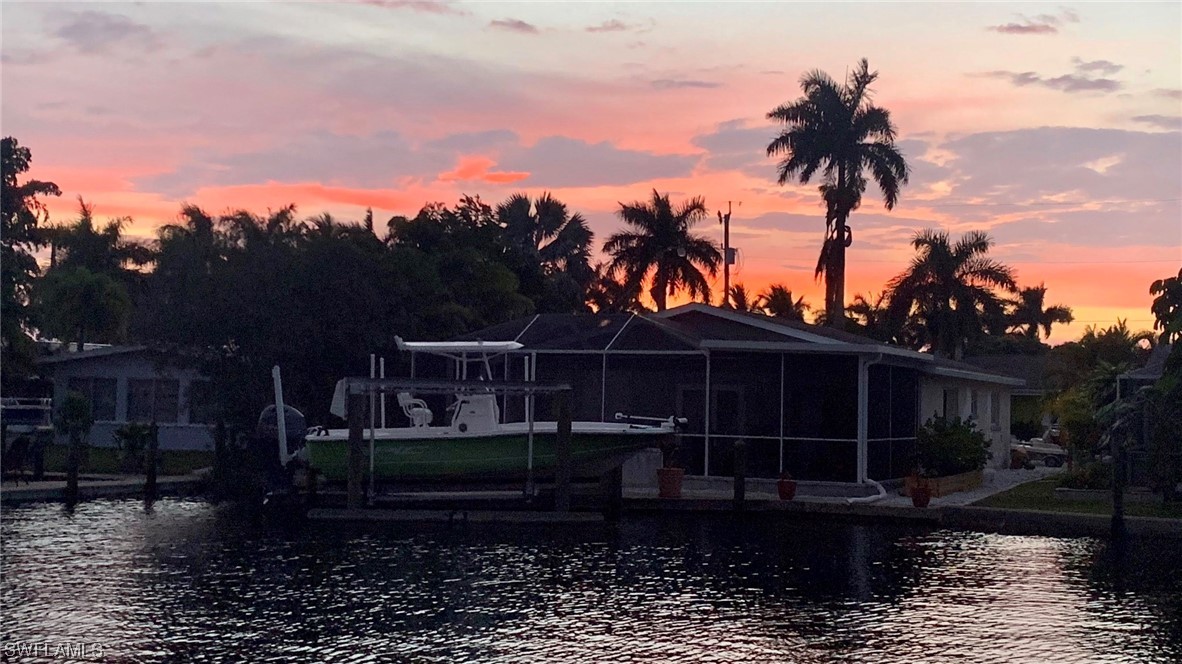 2574 Bayshore Drive Matlacha, FL 33993 - Photo 33 of 43 a view of a house with a yard
