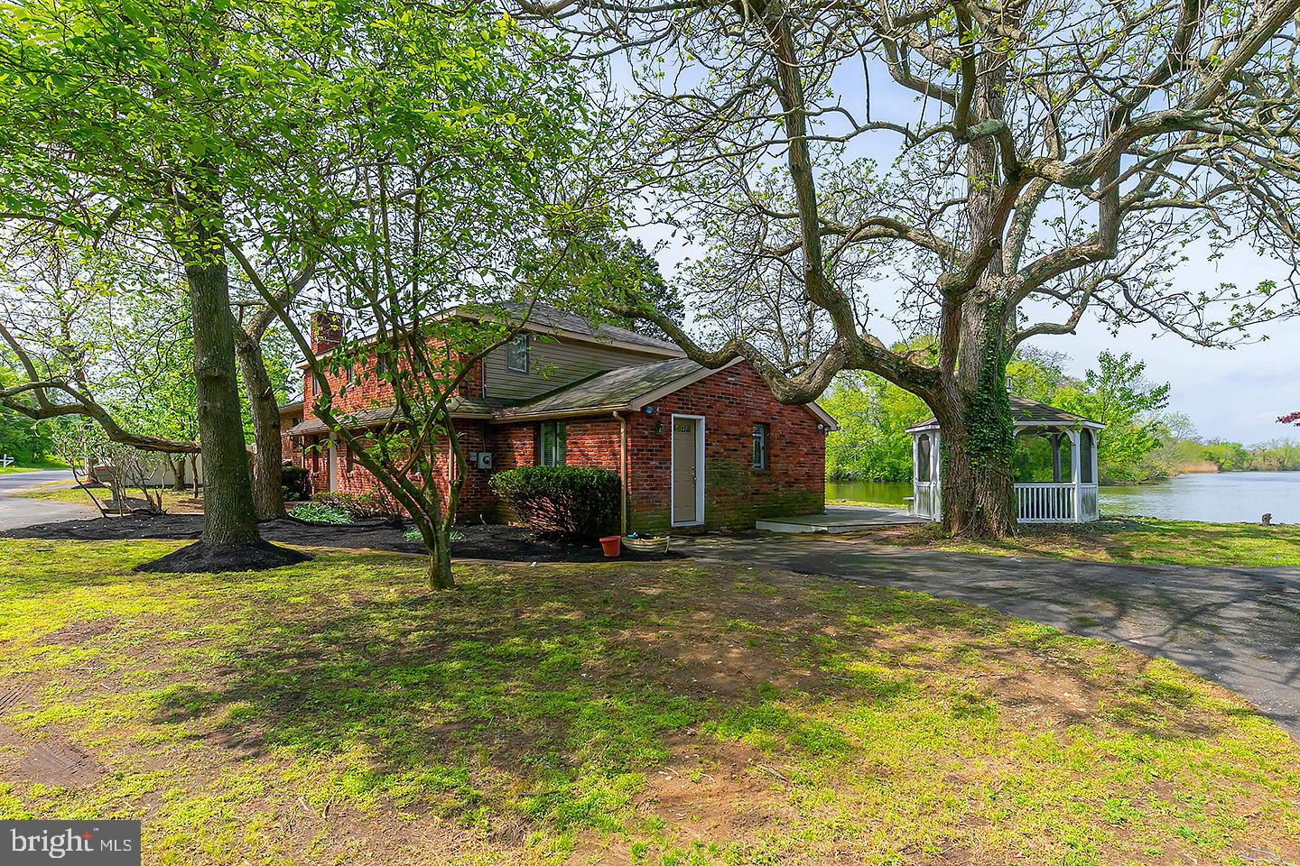8 Island Road Bridgeport, NJ 08014 - Photo 2 of 26 Gallery Image 2